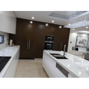 CUSTOM MADE KITCHENS E